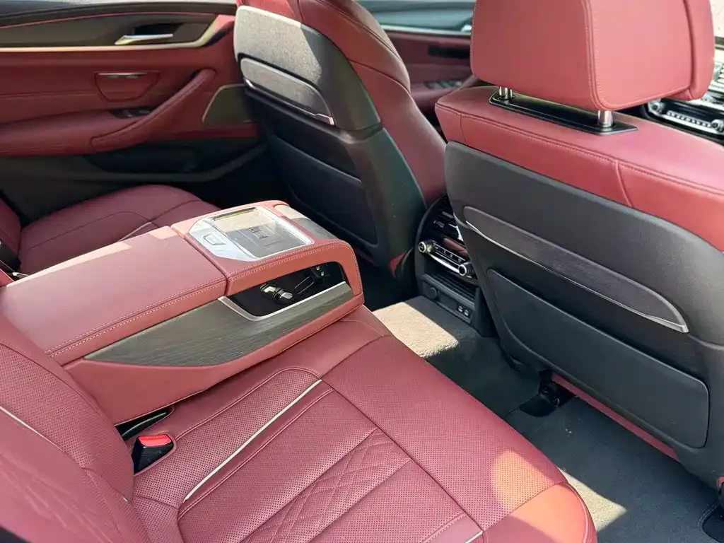 BMW 5 Series — фото 4