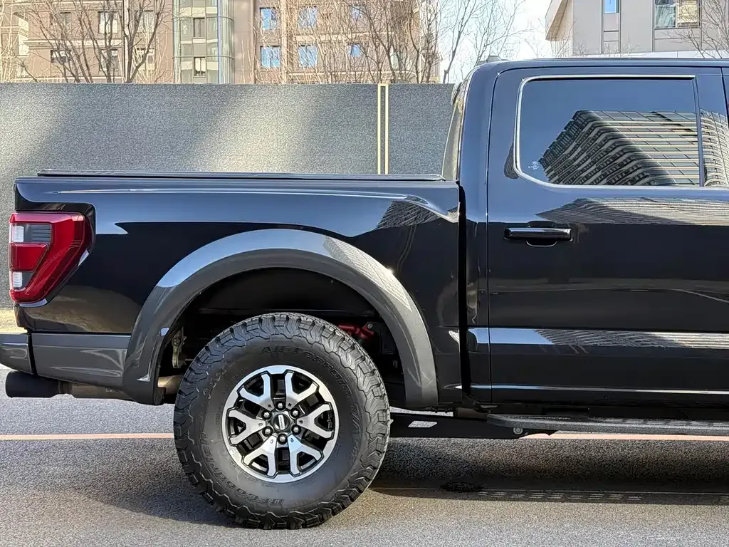 Ford F-150 Raptor — фото 8