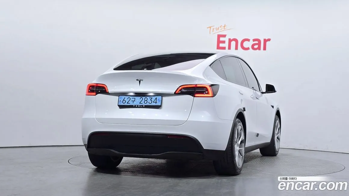 Tesla Model Y — фото 3