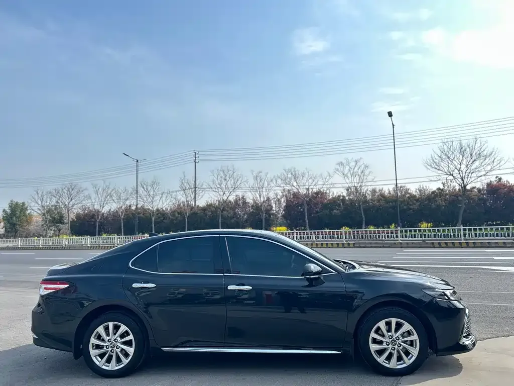 Toyota Camry 2023 из CN, фото 6