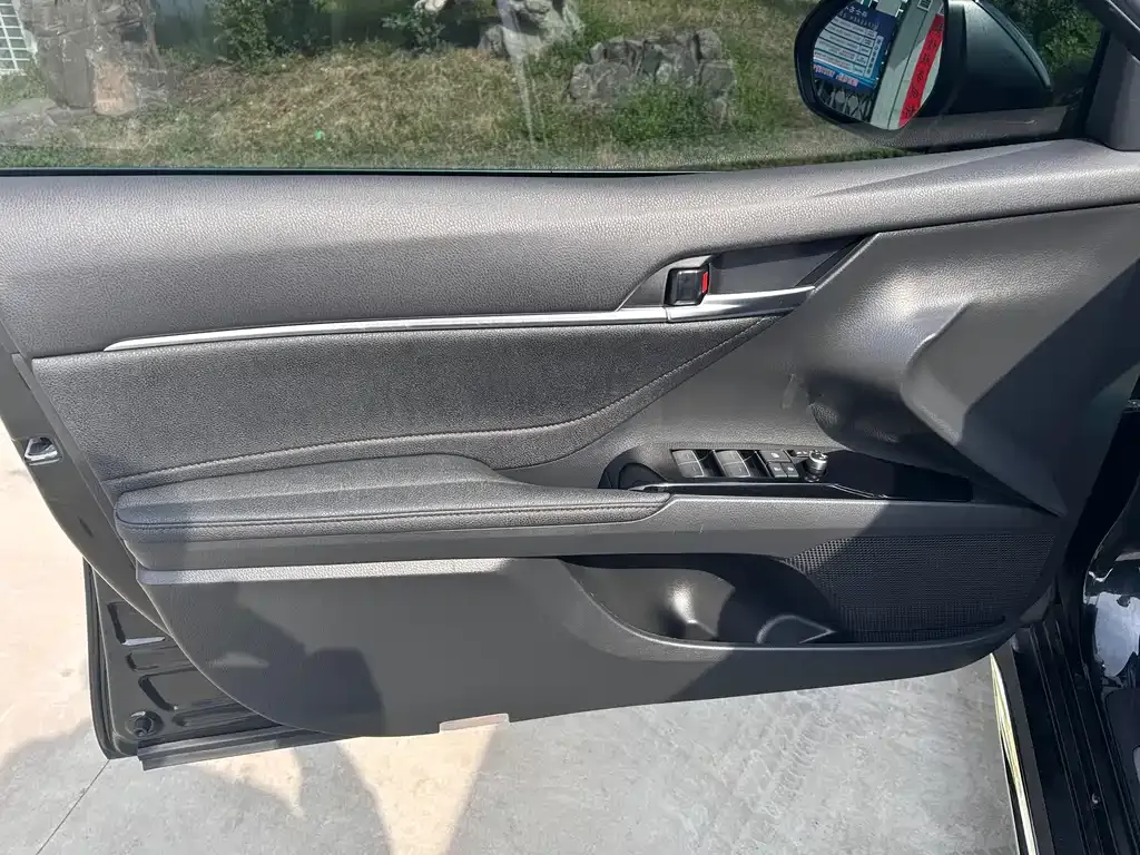 Toyota Camry 2023 из CN, фото 8
