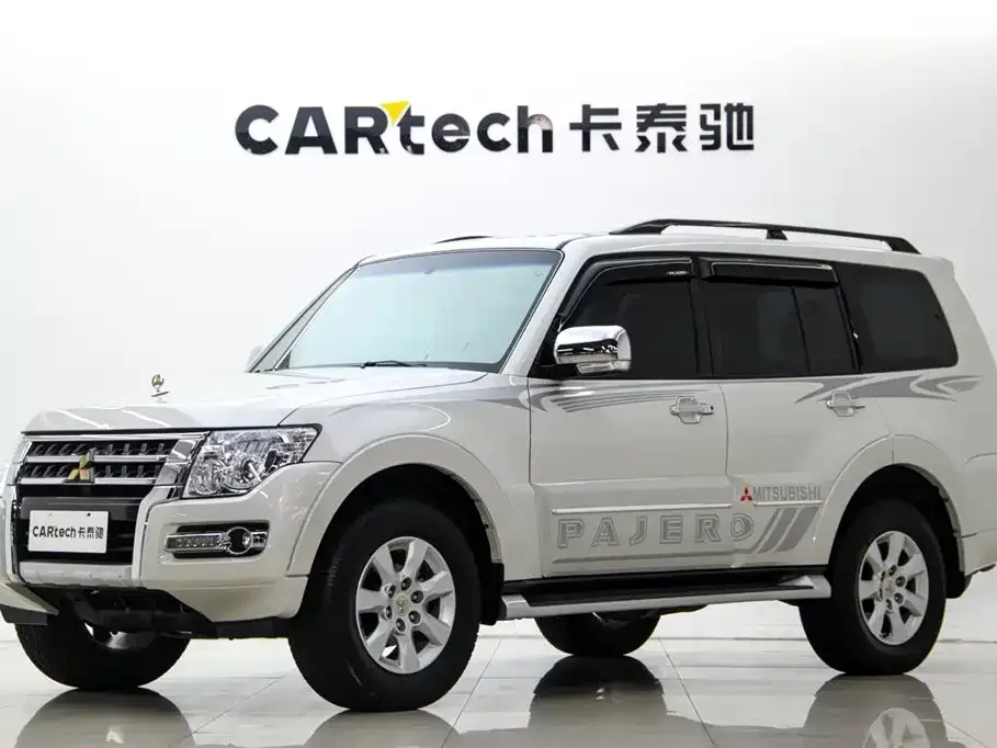 Mitsubishi Pajero (Import)