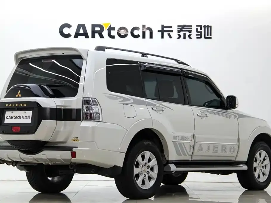 Mitsubishi Pajero (Import) 2024 из CN, фото 9