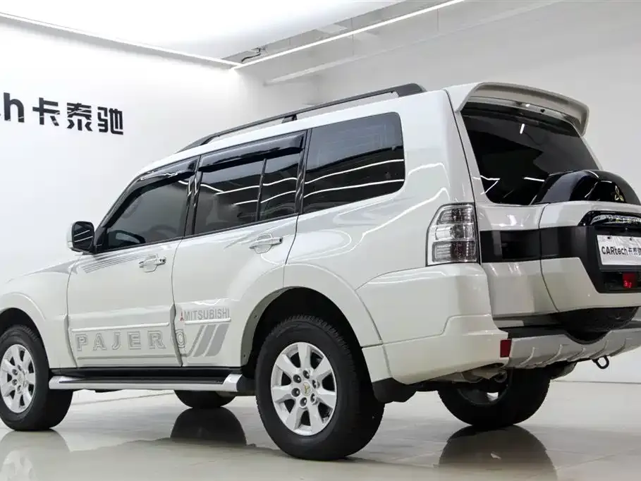 Mitsubishi Pajero (Import) 2024 из CN, фото 8