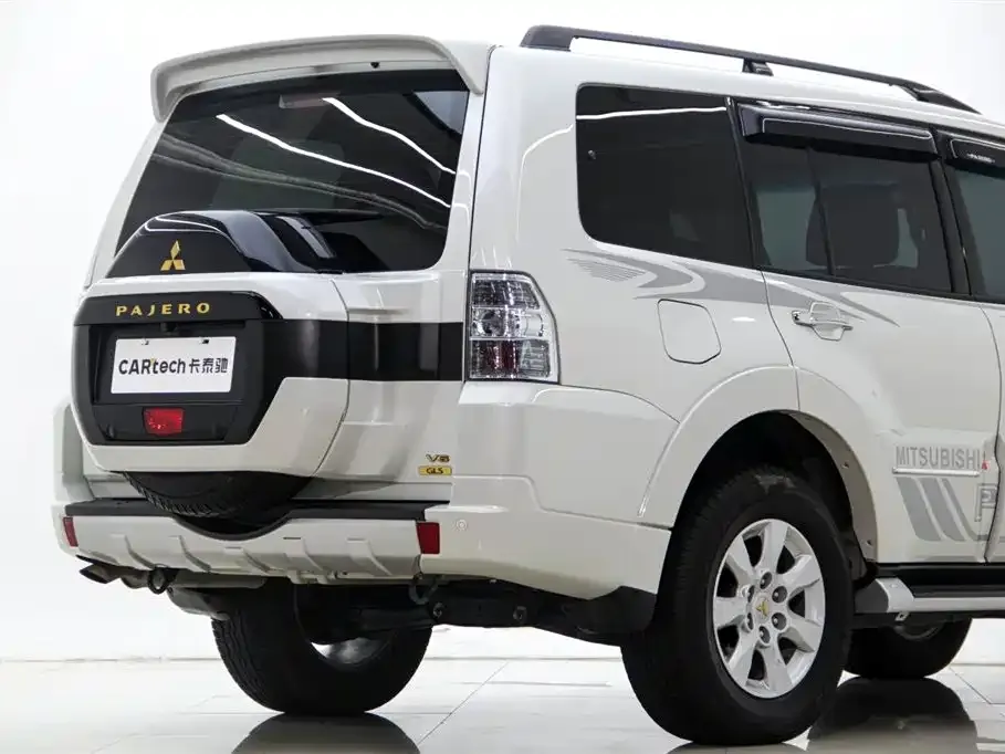 Mitsubishi Pajero (Import) 2024 из CN, фото 3