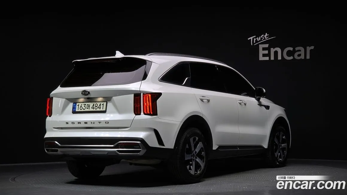 Kia Sorento — фото 6