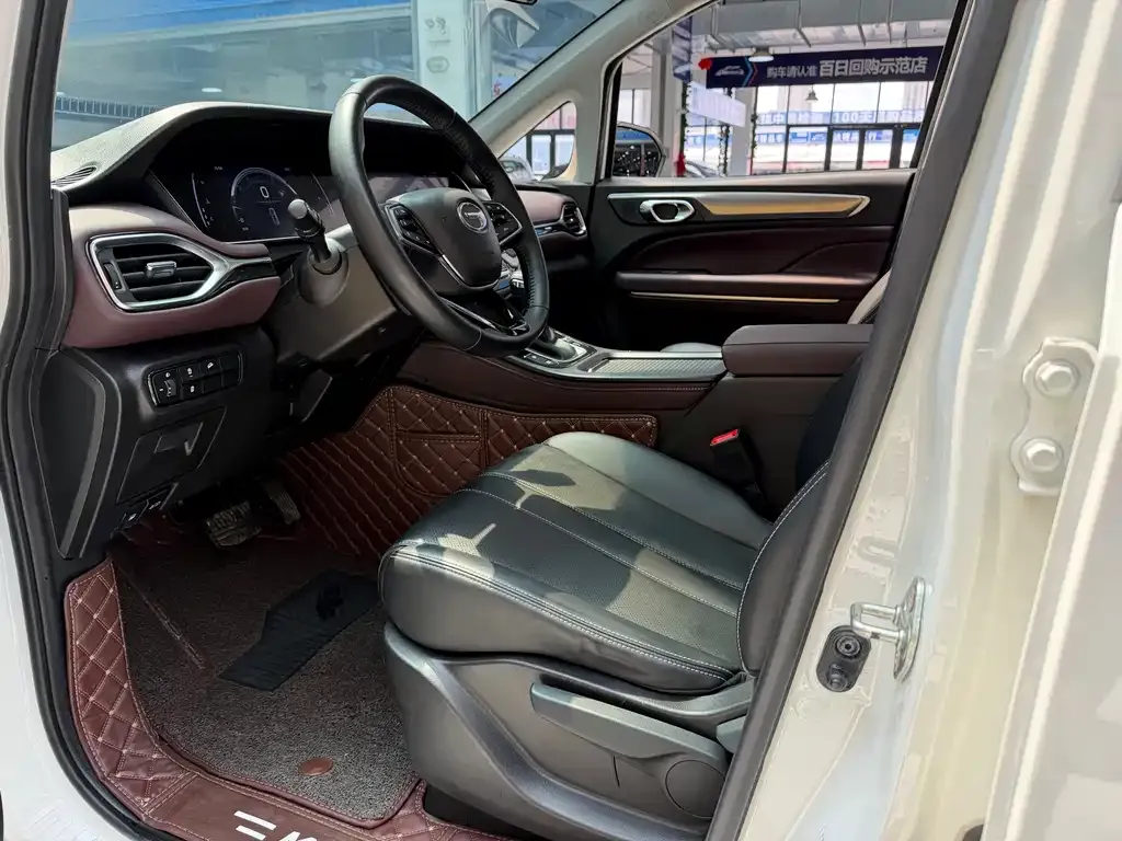 GAC Motor Trumpchi M6 — фото 8
