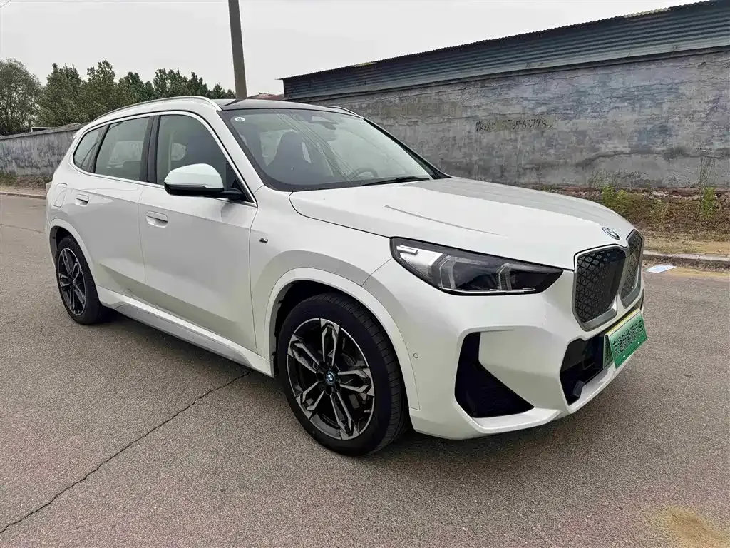 BMW iX1 2023 из CN, фото 10