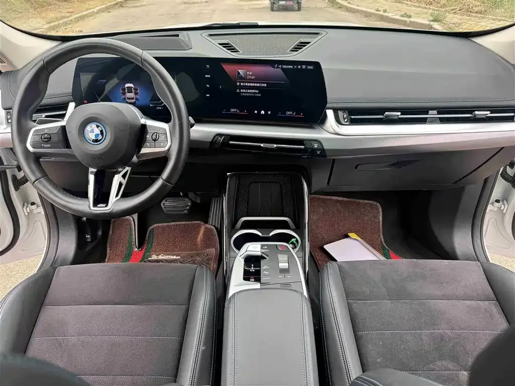 BMW iX1 2023 из CN, фото 7