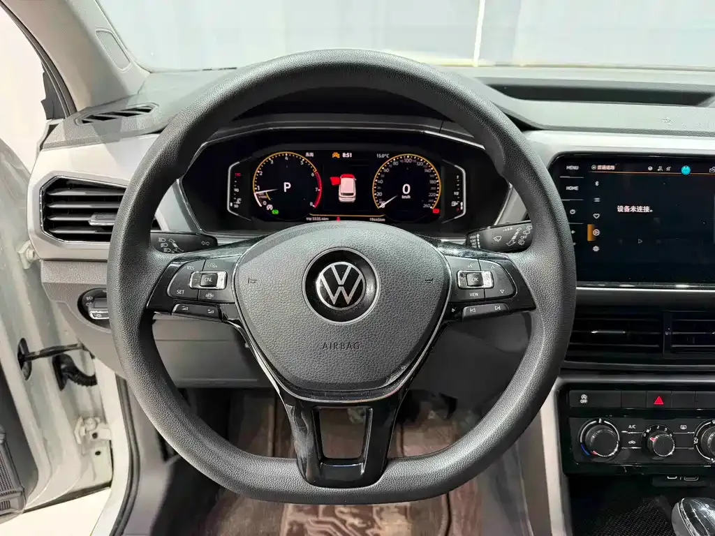 Volkswagen T-Cross — фото 7