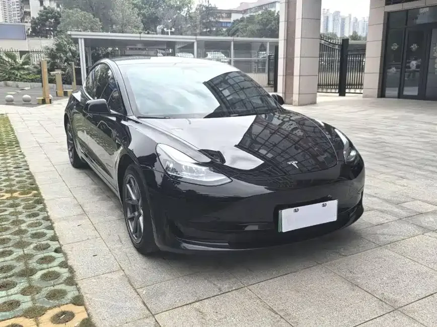 Tesla Model 3 — фото 10