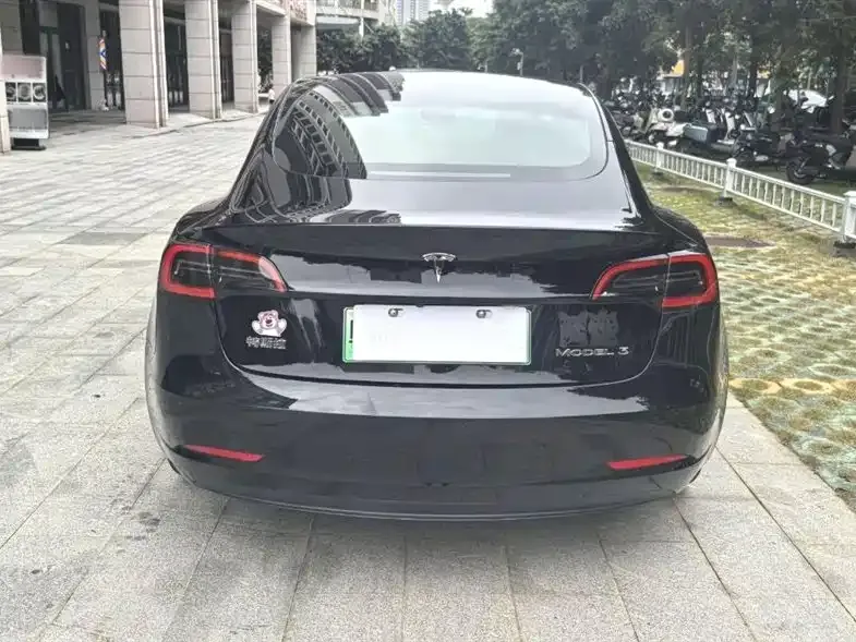 Tesla Model 3 — фото 5