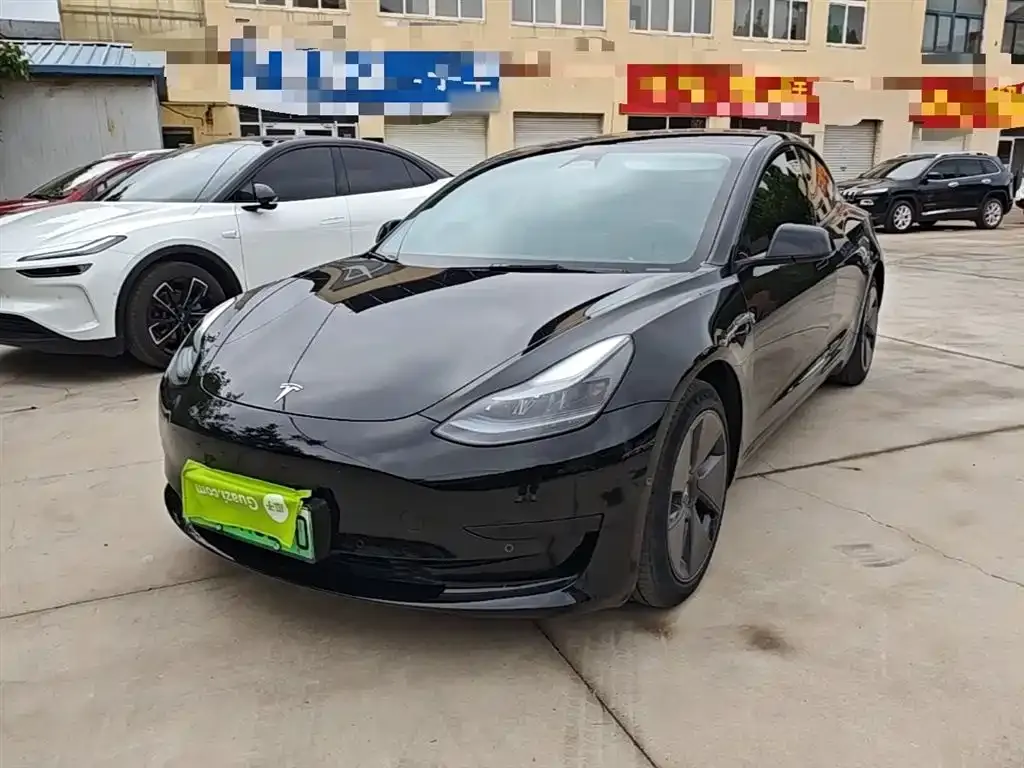 Tesla Model 3 — фото 1