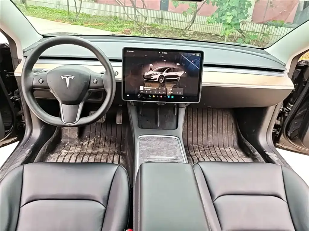 Tesla Model 3 — фото 4
