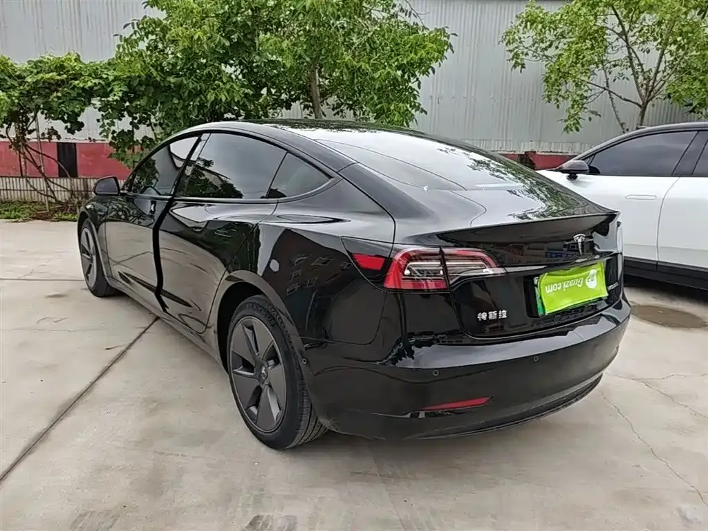 Tesla Model 3 — фото 2