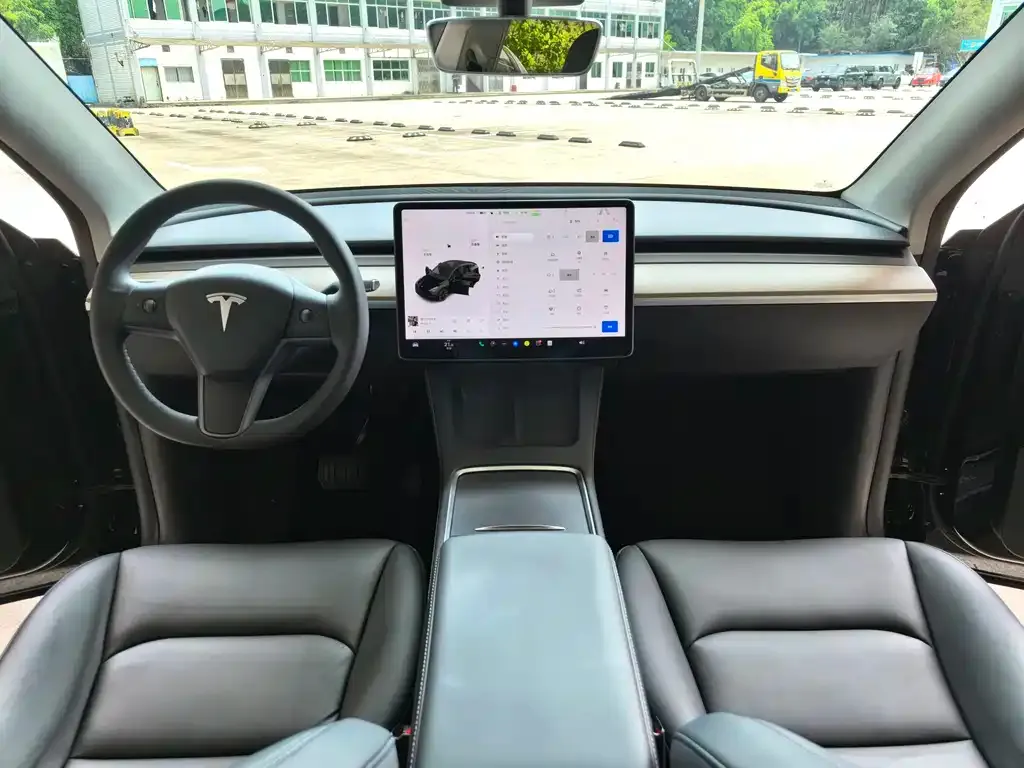 Tesla Model Y — фото 4
