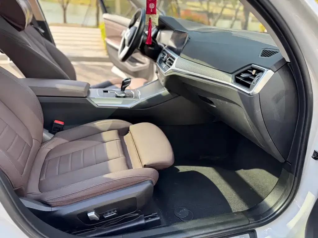BMW 3 Series 2021 из CN, фото 3