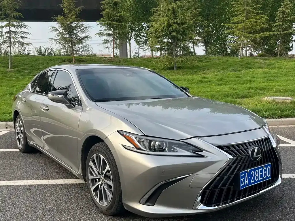 Lexus ES — фото 9