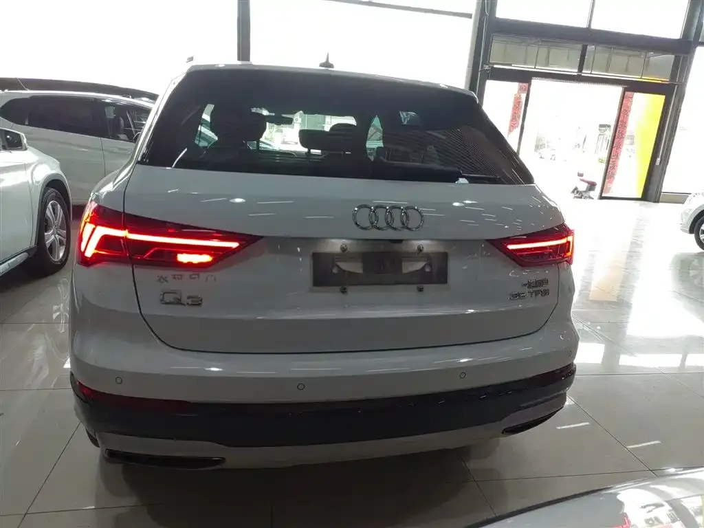 Audi Q3 — фото 9