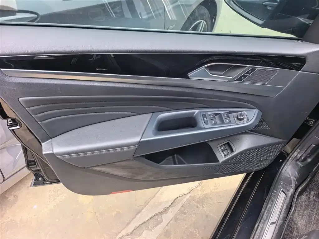 Volkswagen Passat New Energy 2023 из CN, фото 2