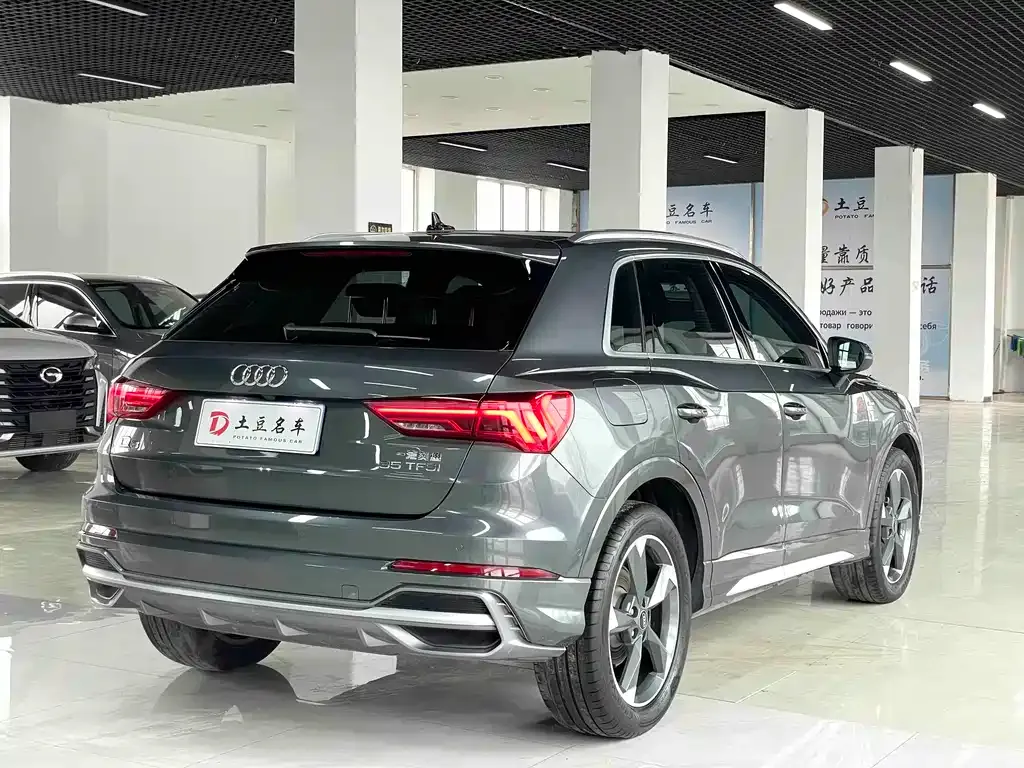 Audi Q3 — фото 10