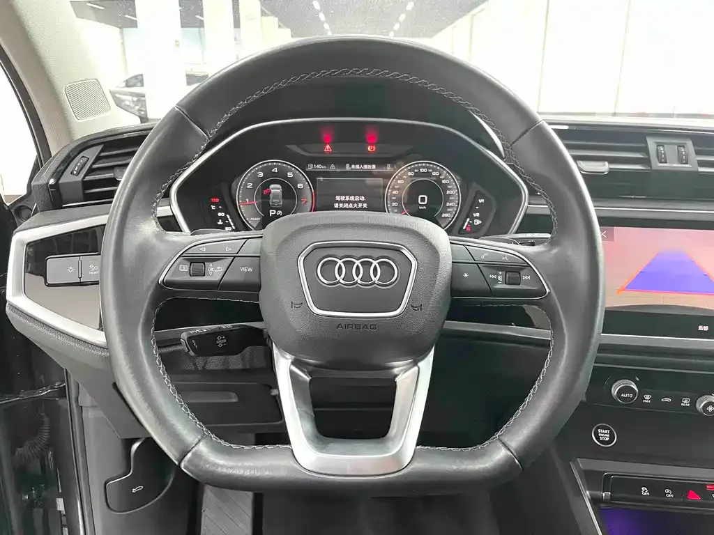Audi Q3 — фото 8