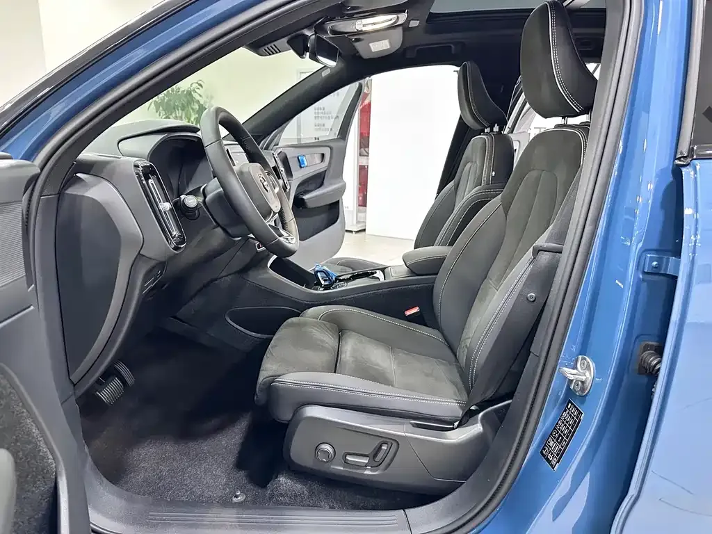 Volvo XC40 NEV 2023 из CN, фото 4