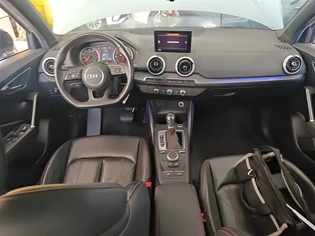 Audi Q2L 2023 из CN, фото 3