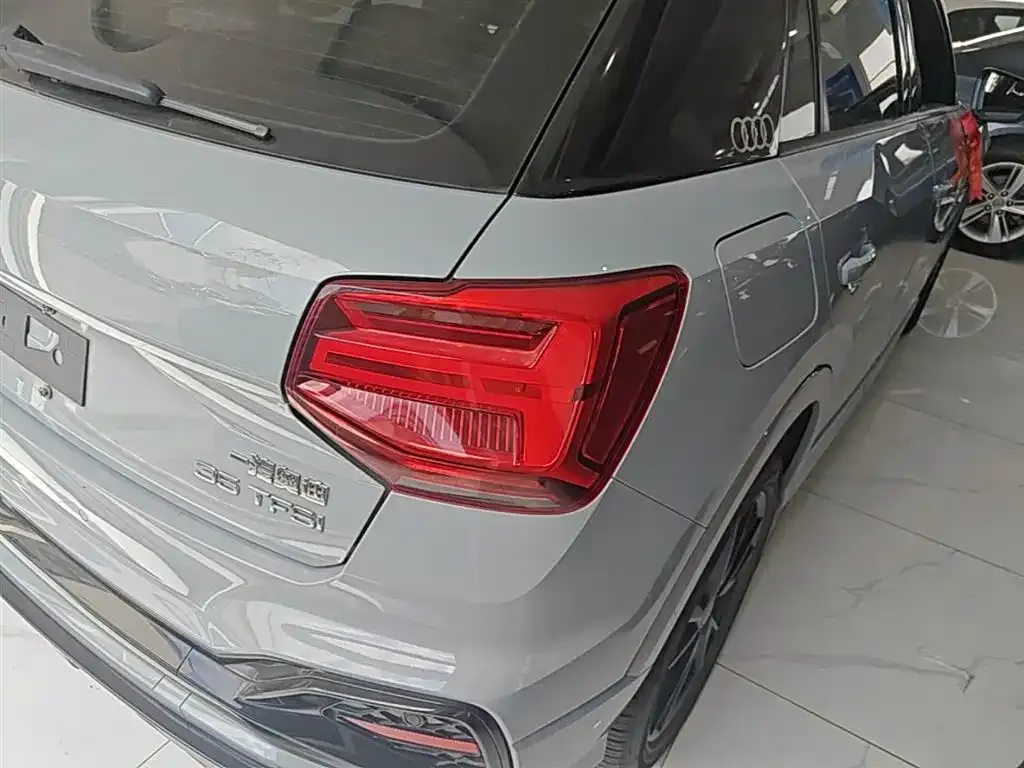 Audi Q2L 2023 из CN, фото 2