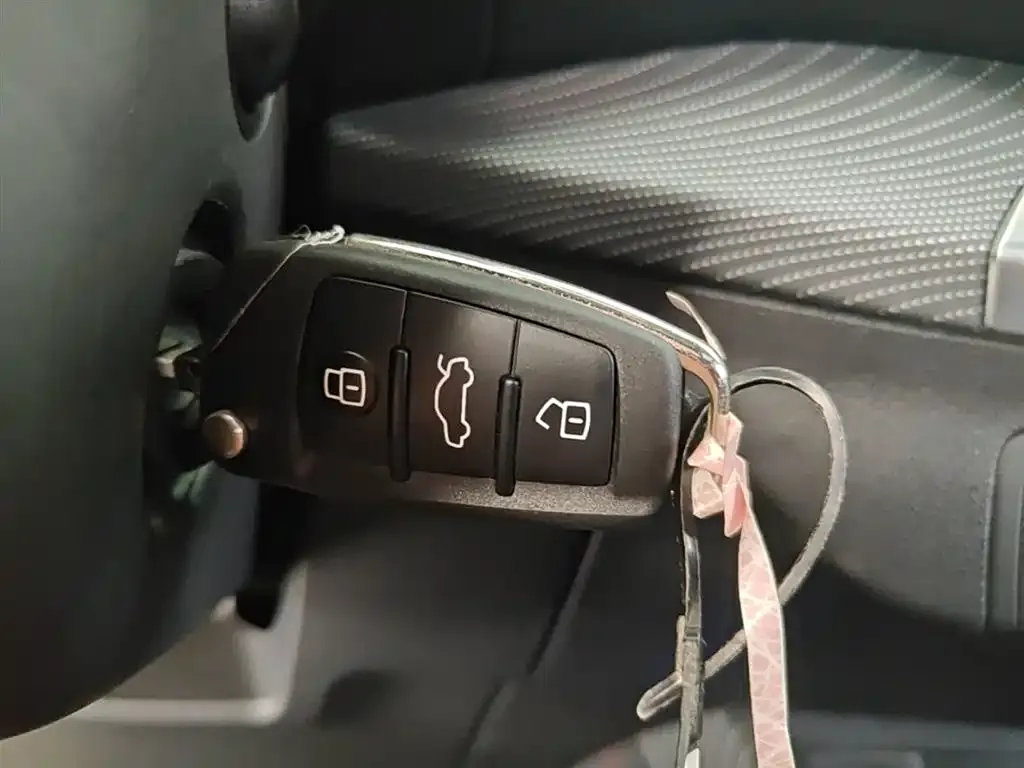 Audi Q2L 2023 из CN, фото 8