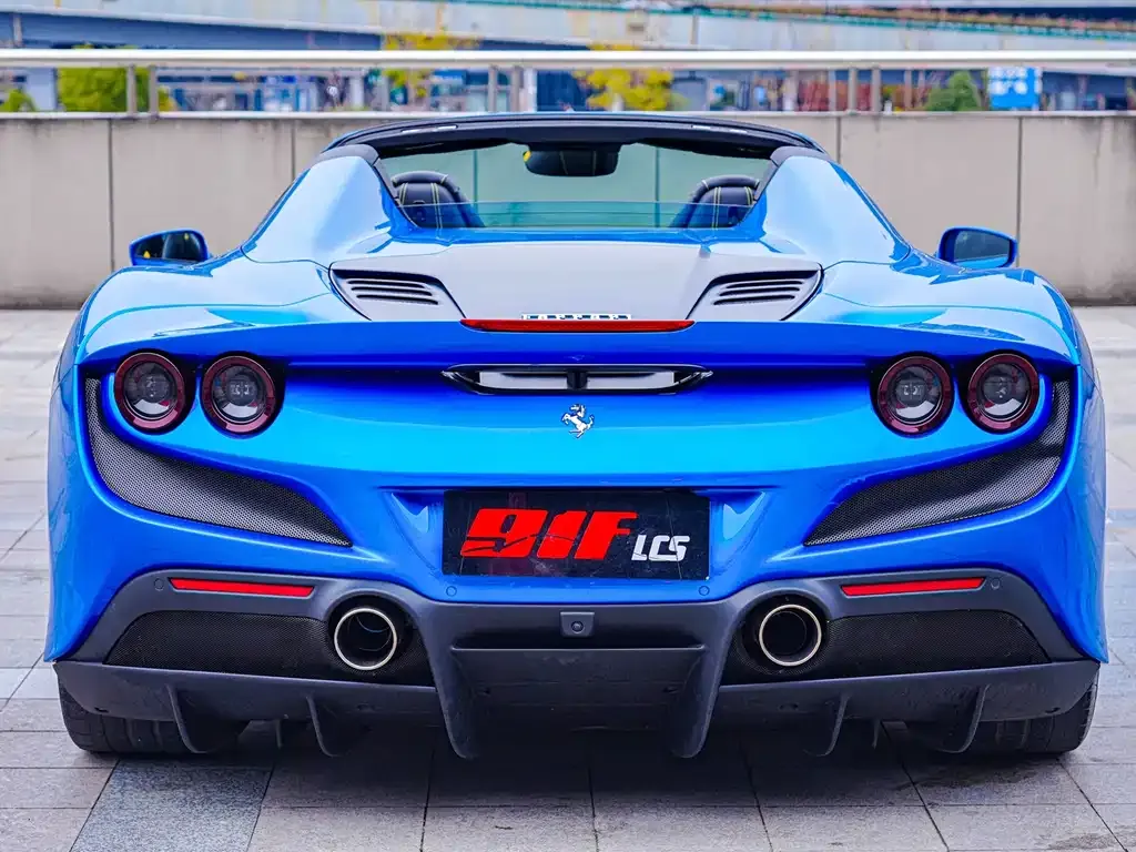Ferrari F8 — фото 7