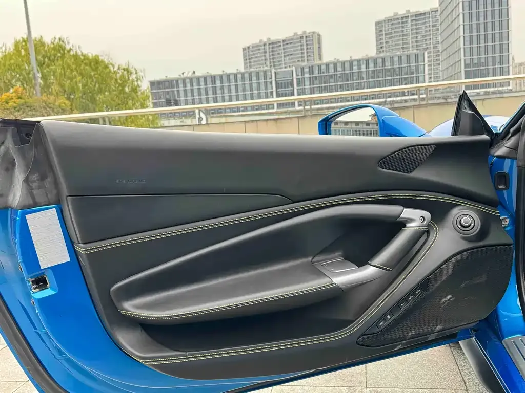 Ferrari F8 — фото 6