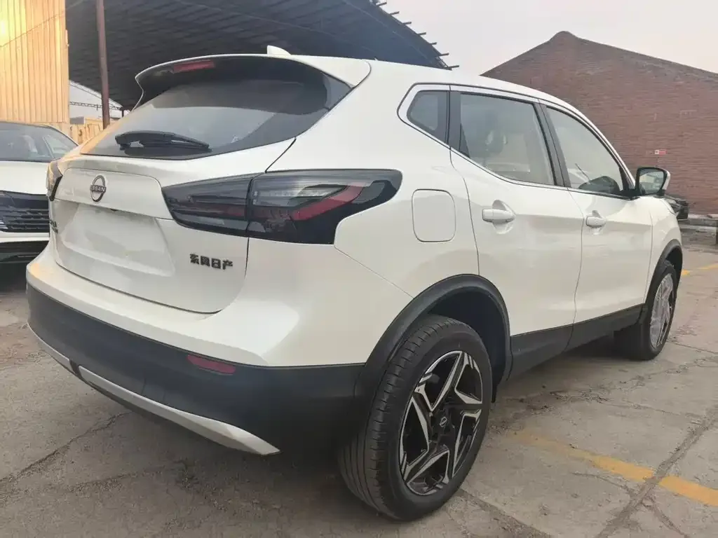 Nissan Qashqai — фото 6