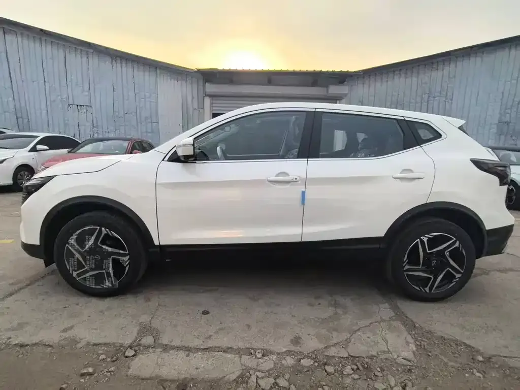 Nissan Qashqai — фото 10