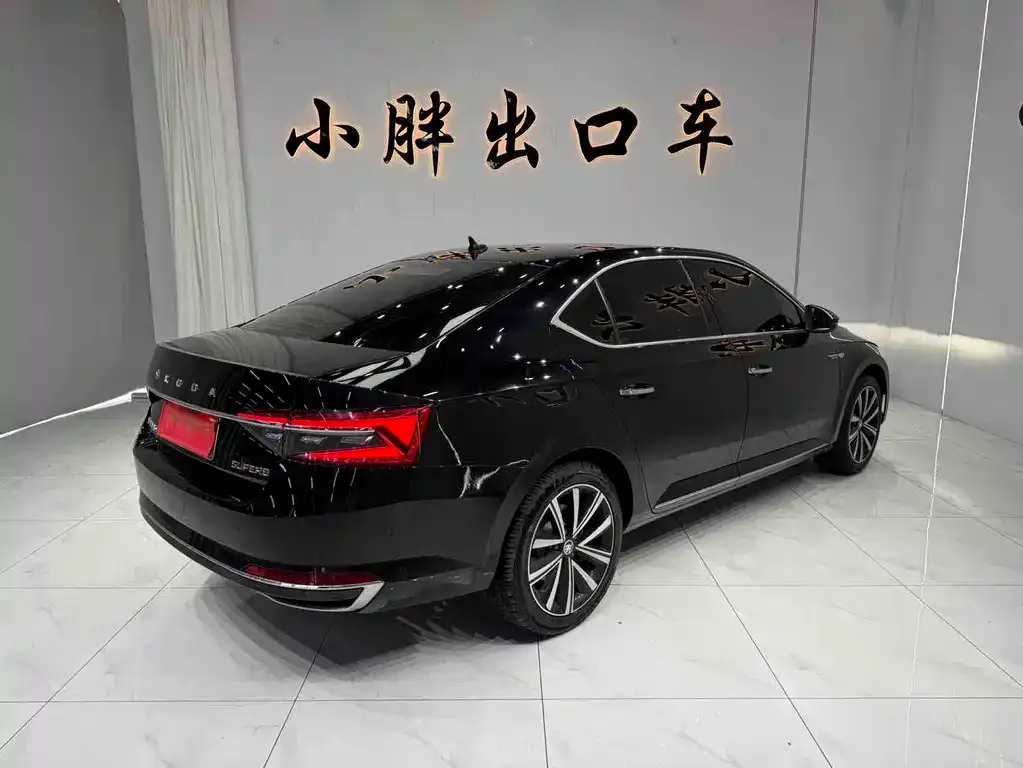 Skoda Superb — фото 3