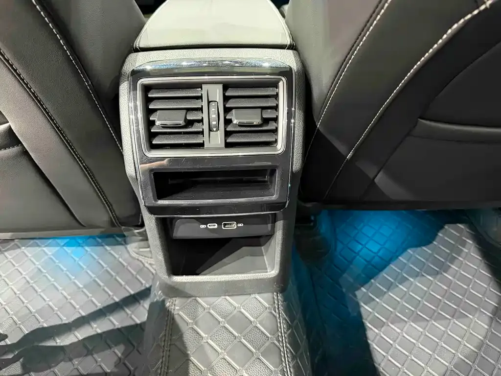 Skoda Superb — фото 9