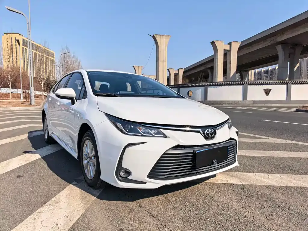 Toyota Corolla 2023 из CN, фото 2
