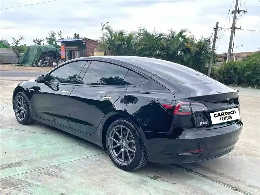 Tesla Model 3 — фото 2