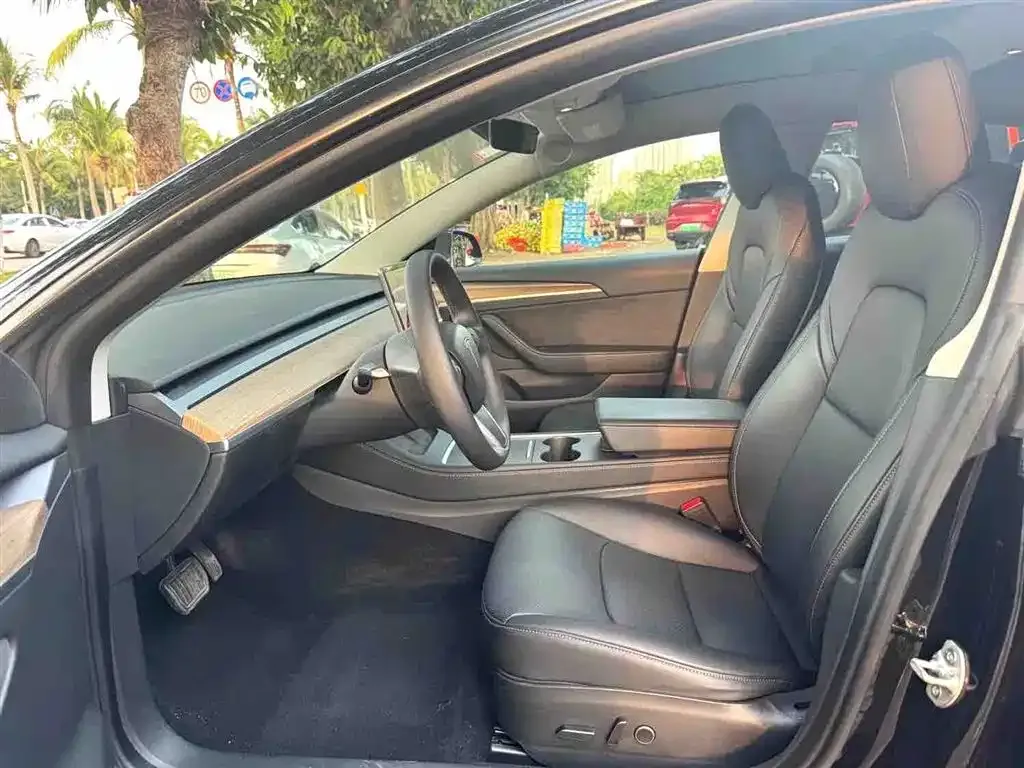 Tesla Model 3 — фото 5