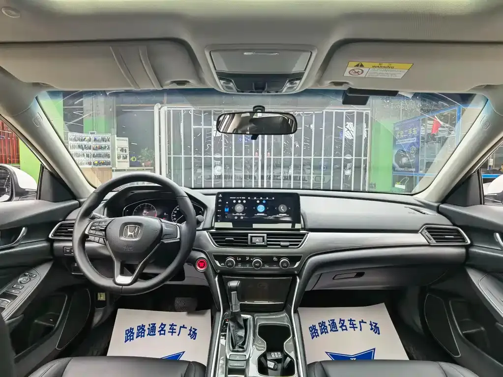Honda Accord — фото 10