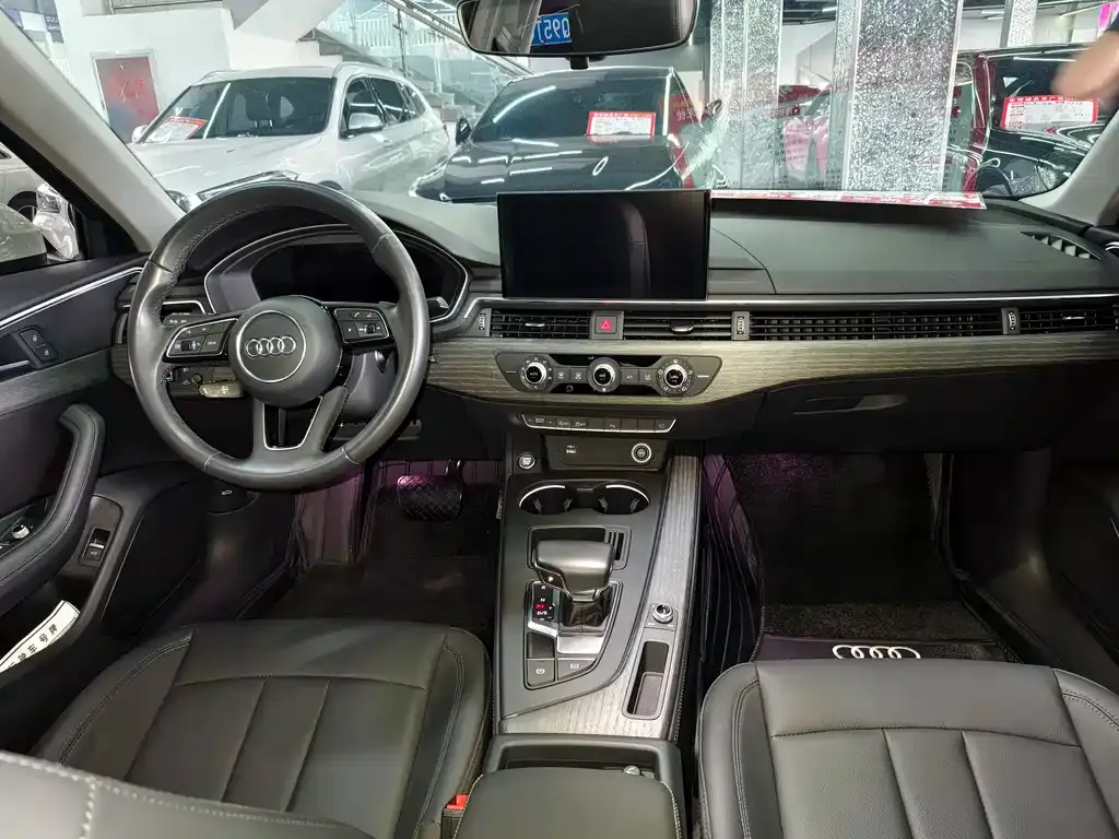 Audi A4L 2022 из CN, фото 8