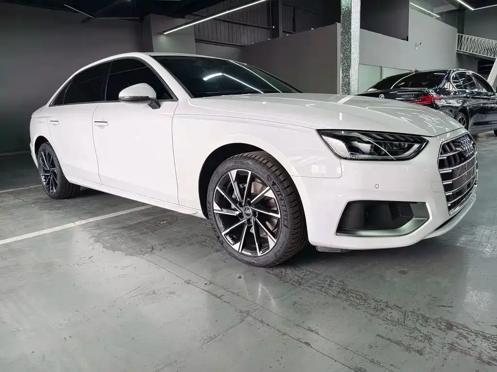 Audi A4L 2022 из CN, фото 10
