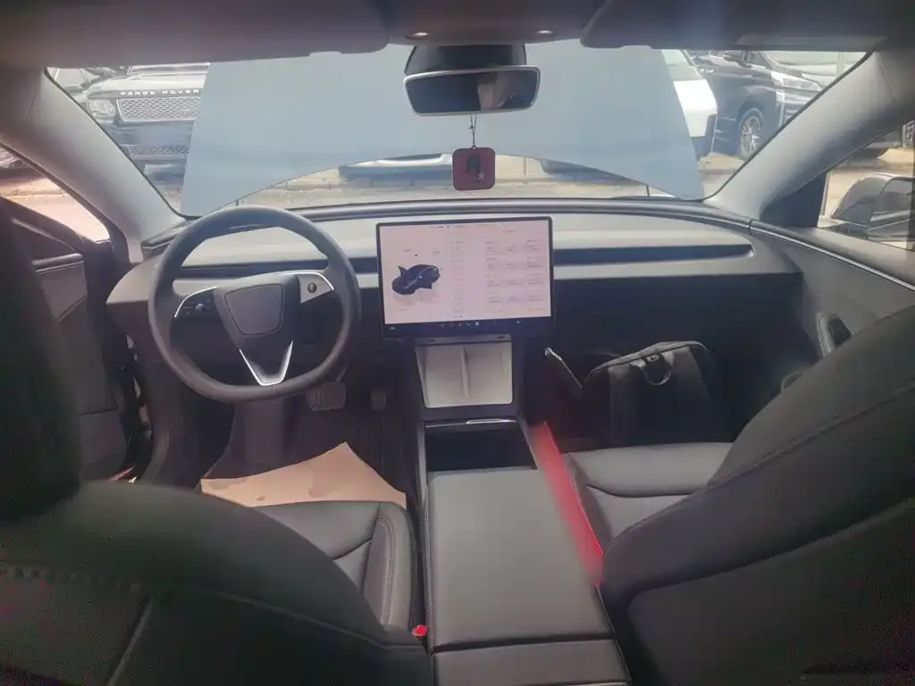 Tesla Model 3 — фото 10