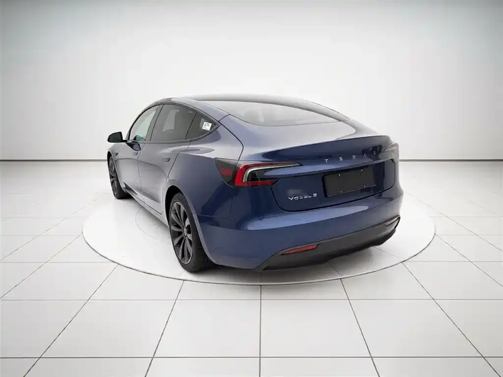 Tesla Model 3 — фото 4