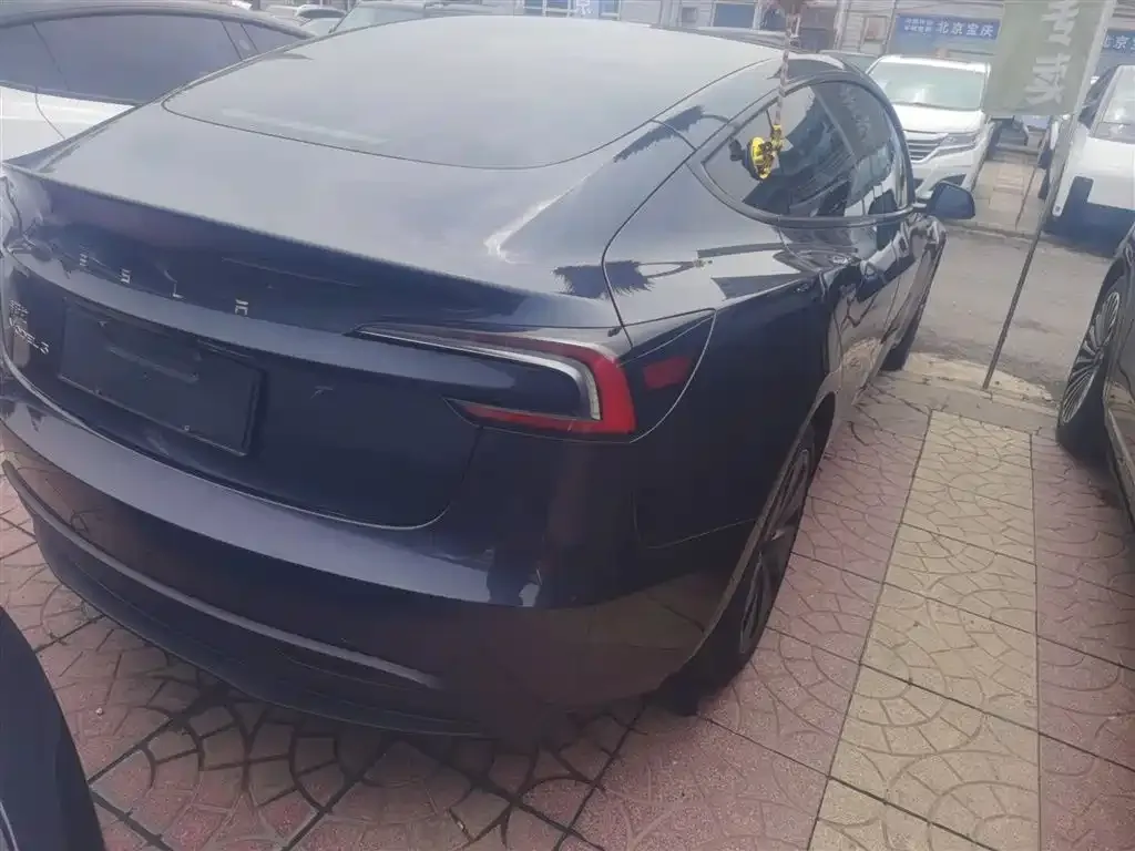 Tesla Model 3 — фото 6