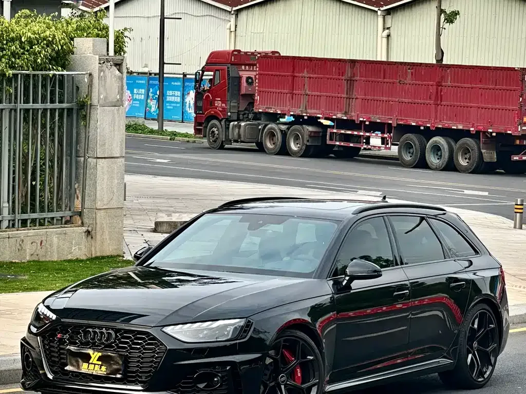 Audi RS 4