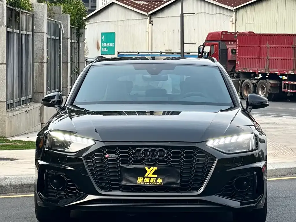 Audi RS 4 2025 из CN, фото 7