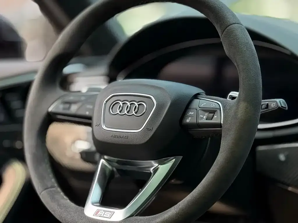 Audi RS 4 2025 из CN, фото 6