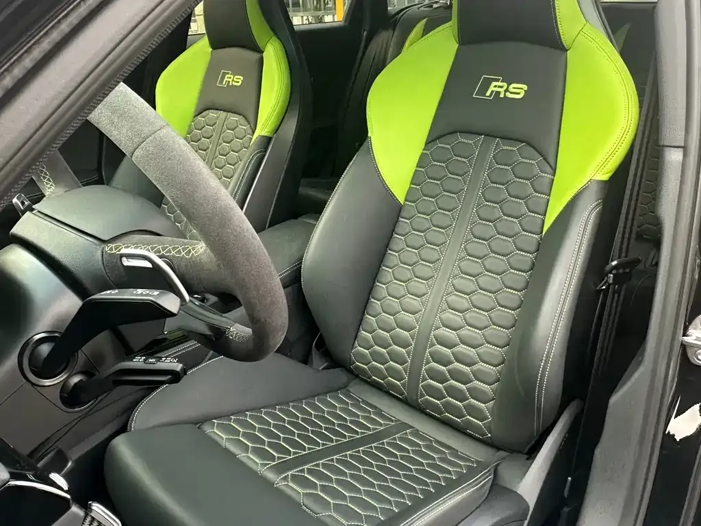 Audi RS 4 2025 из CN, фото 8