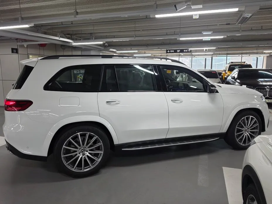 Mercedes-Benz GLS-Class — фото 7